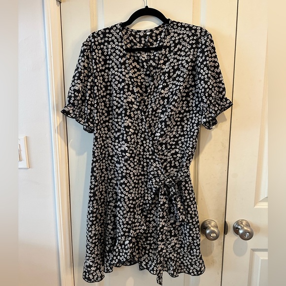 Dresses | Black And White Floral Short Wrap Dress | Poshmark